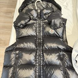 Moncler Gilet Puffer Vest Size 3
