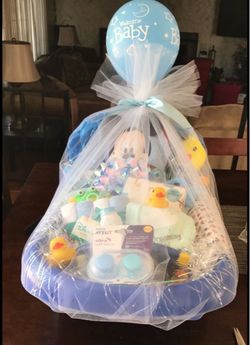 Baby shower Gift Basket with Essentials