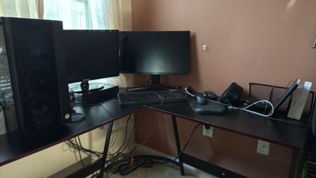 Computer desk