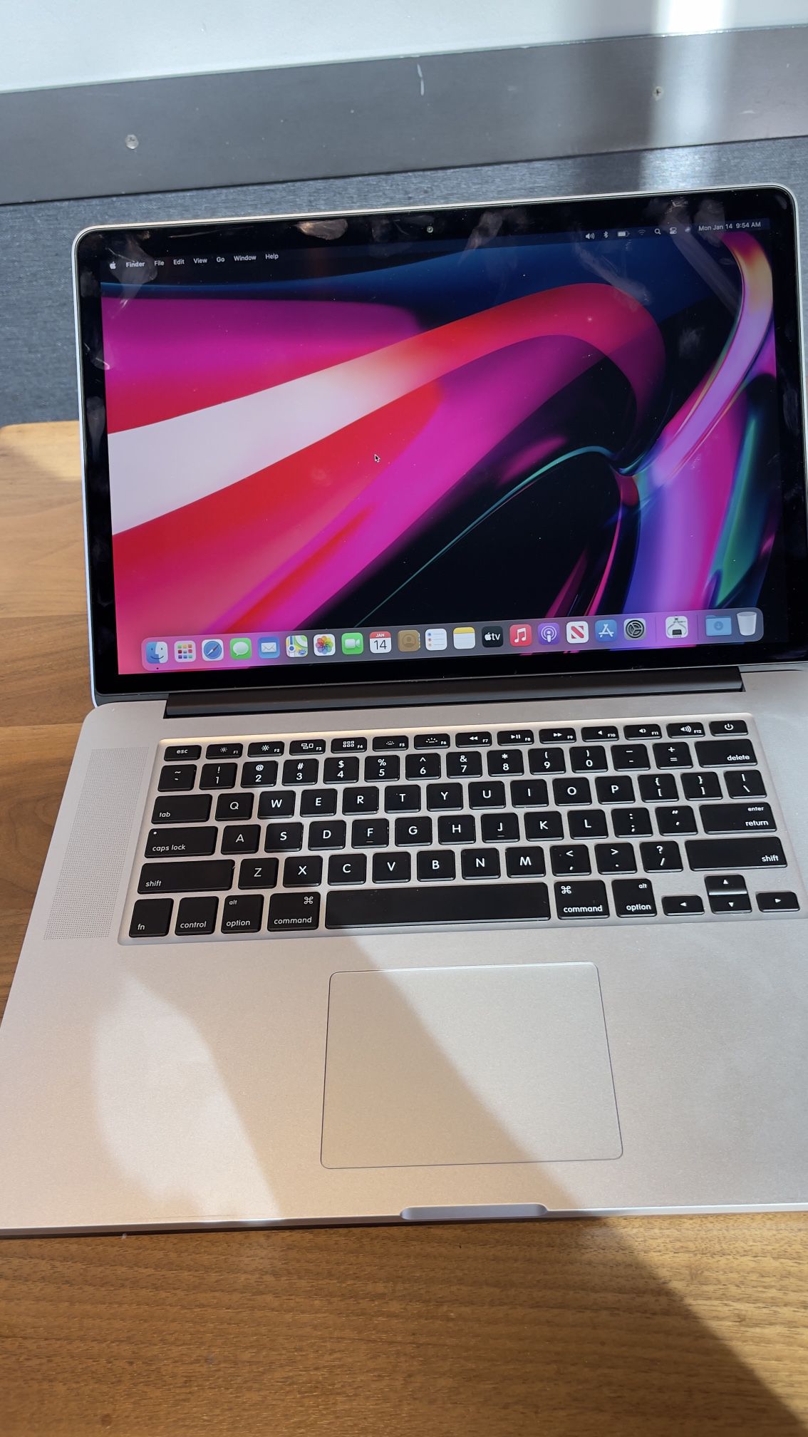 Apple MacBook Pro 15” Retina Quad core I7; Z16GB Ram 256GB SSD $375