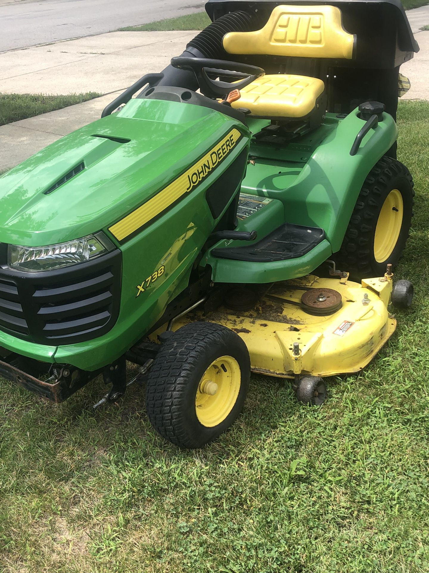 Lawn Tractor John Deer X520