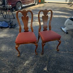 4 woods chairs.