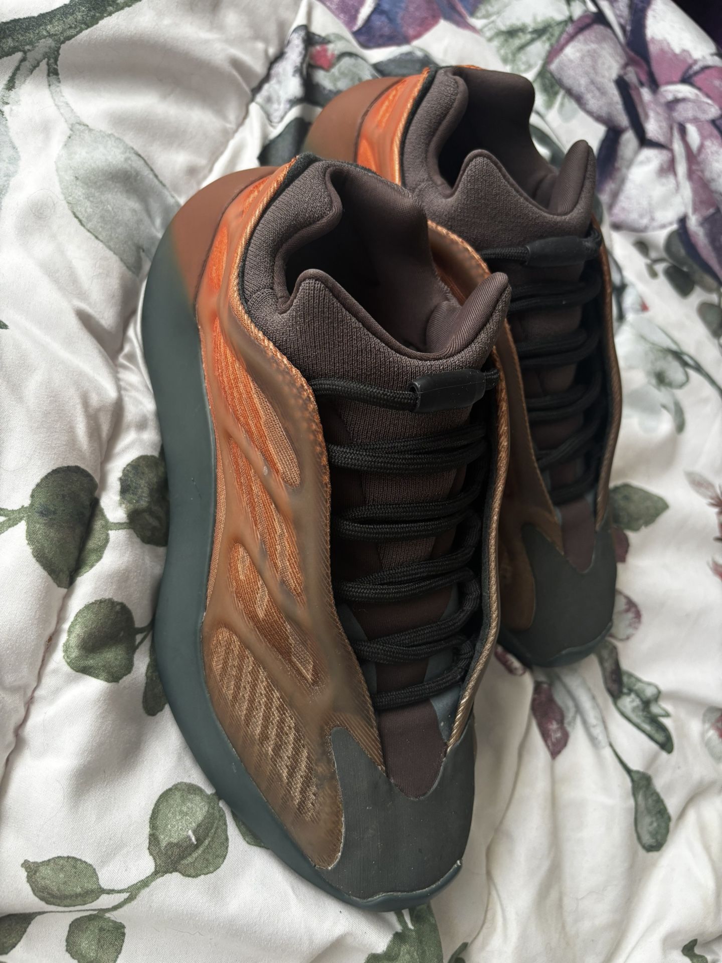 Yeezy 700 V3 Copper Fade