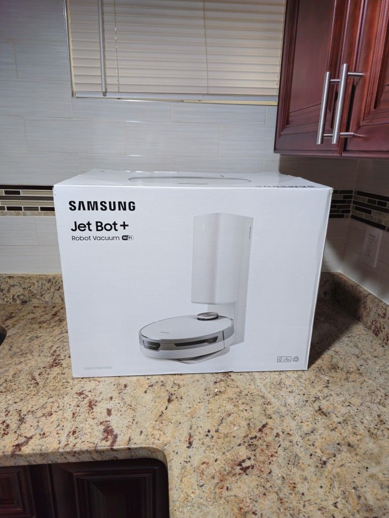 SAMSUNG Jet Bot+ Robot Vacuum Cleaner with Clean Station, Automatic Emptying, 5-Layer Filtering, LIDAR Technology, Self-Emptying, Smart Mapping, Wi-Fi