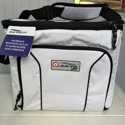 New w tags igloo brand Marine Ultra 24-Can Square Cooler Bag