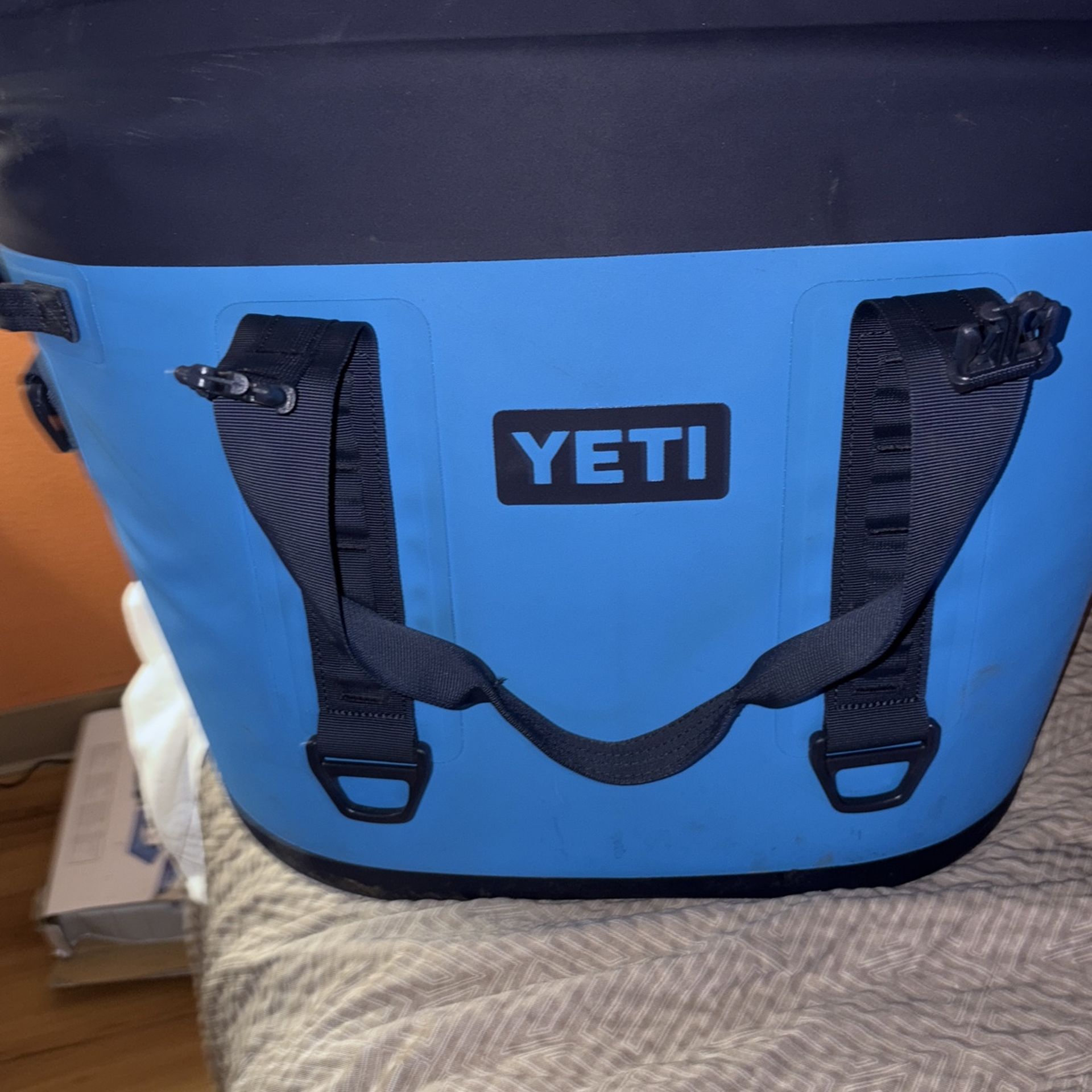 Yeti M30 Soft Shell Cooler 150$