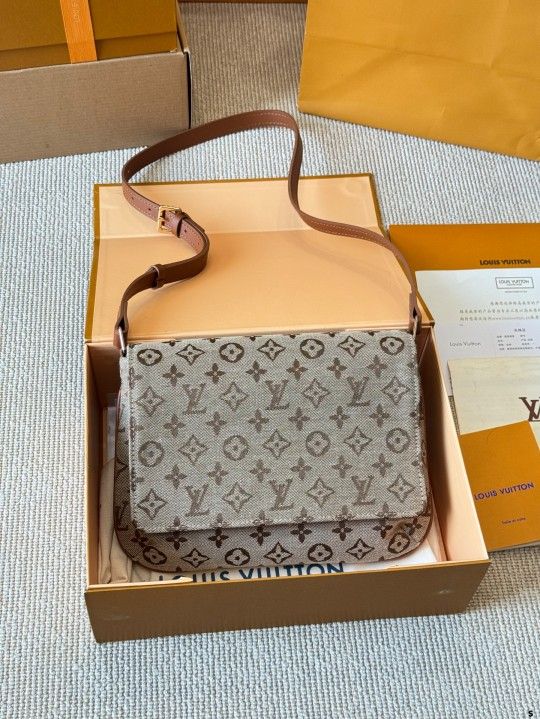 Louis Vuitton Crossbody Bag Handbag Satchel 2025