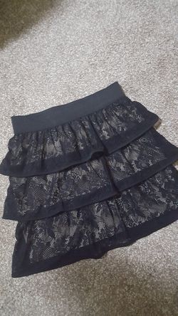 Girls skirt size 10-12.
