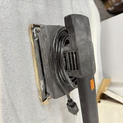 Black & Decker #7448 1/3 Sheet Finishing Sander 