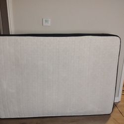 Full Size Bed With Mattress, Box spring And Railing,King Size Bed With Mattress And Box Spring, Lighty Used 