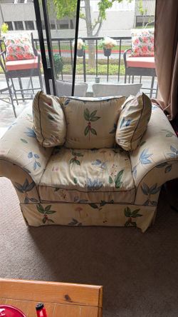 Beautiful Vintage Macy’s Collection Couch and LoveSeat