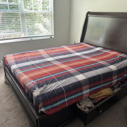 Queen Bed With Storage 