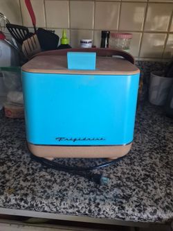 Small Frigidaire beverage cooler