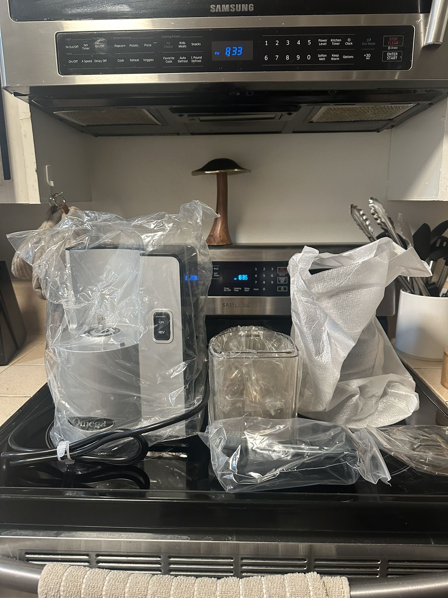New Omega VSJ843QS Juicer