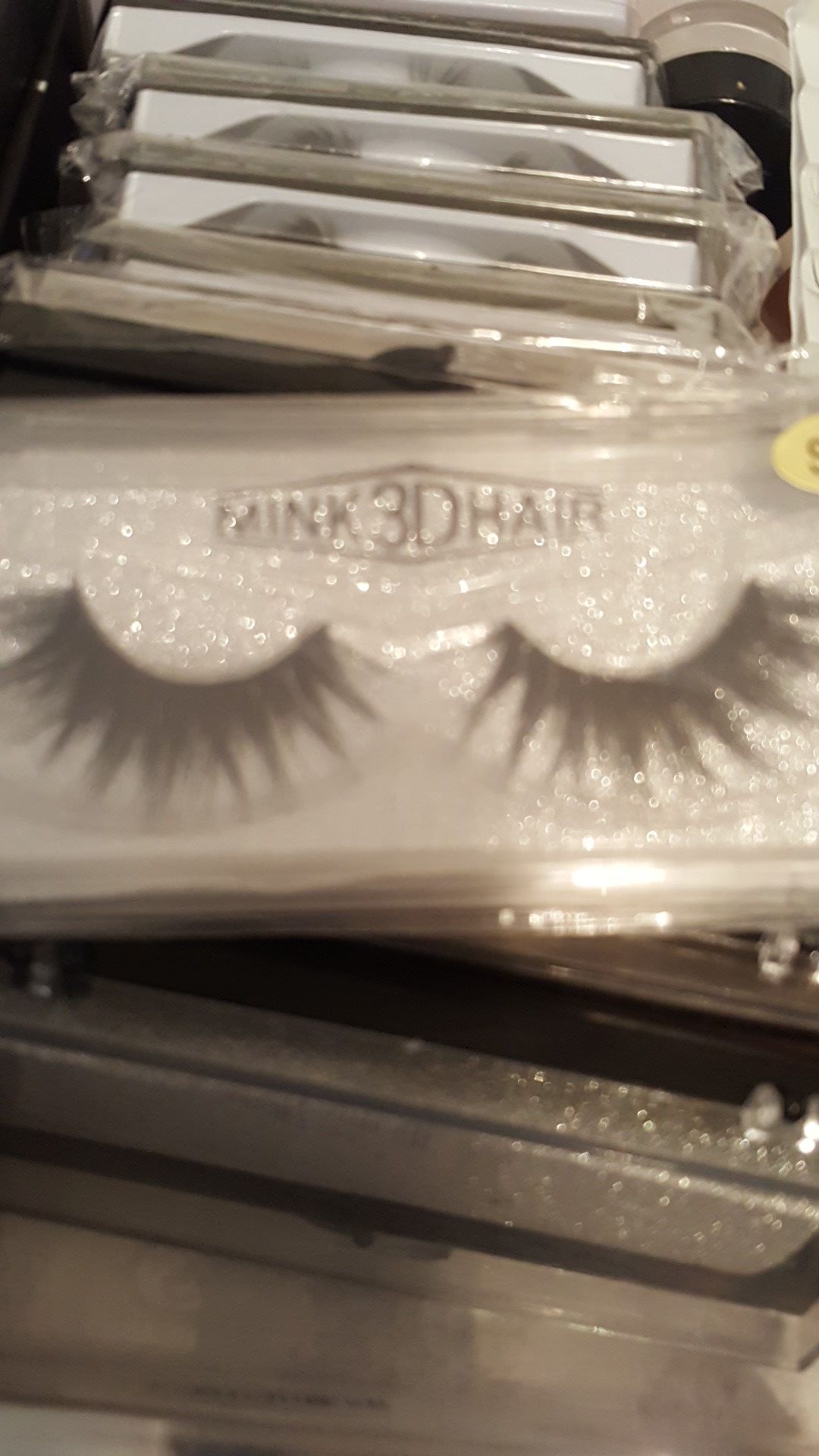 eyelashes
