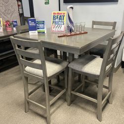 small family dining set 📦✨ $399