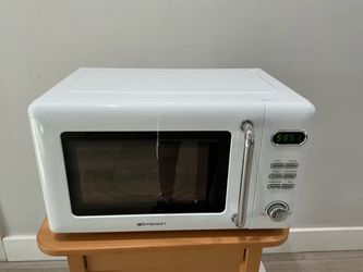 Small Countertop Microwave