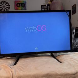 LG 32” WebOs Smart Tv with Magic Remote