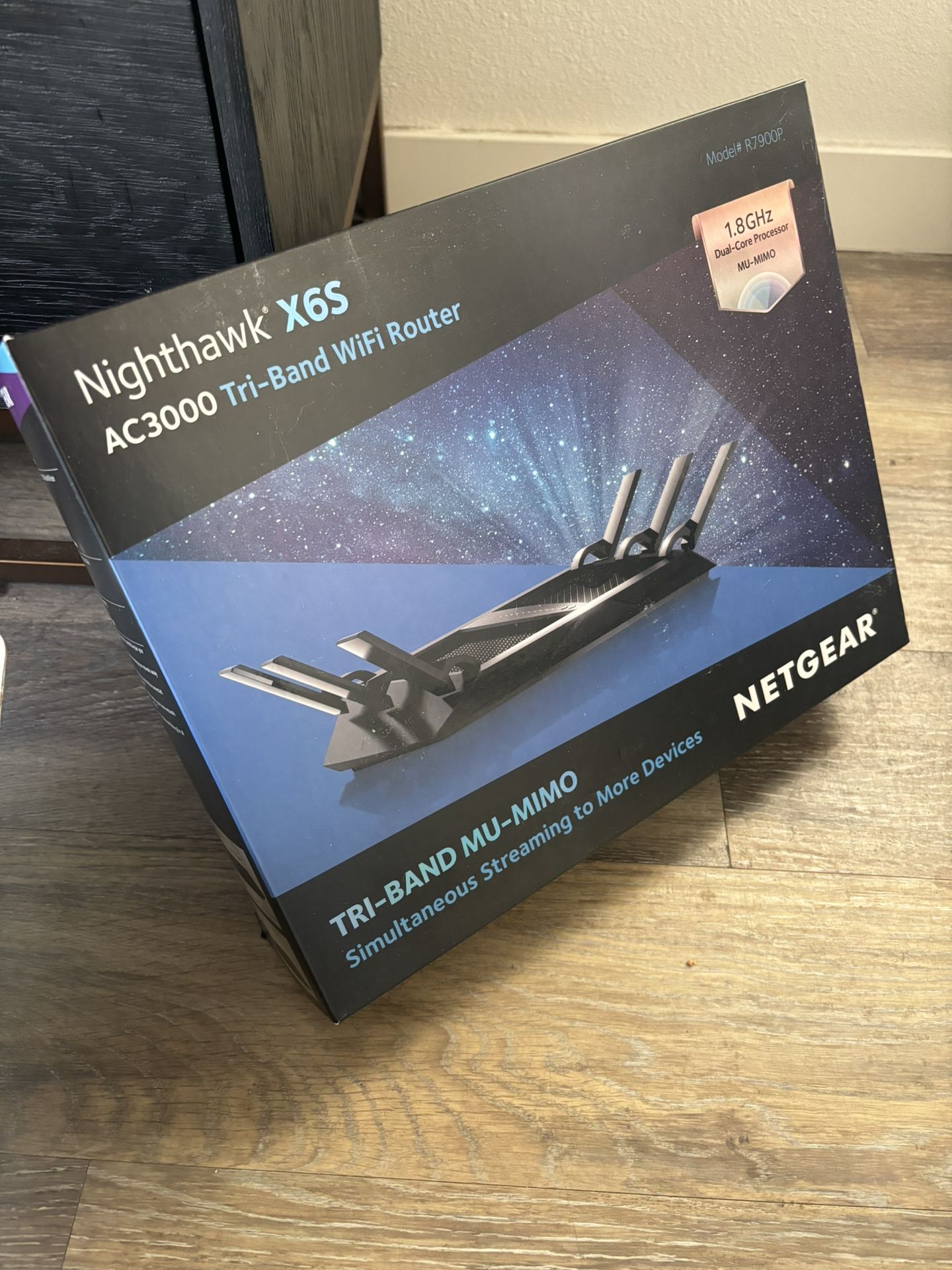 Netgear Nighthawk X6S AC3000 Tri-Band WiFi Router - Blazing Fast Speeds, 3Gbps Performance, and Seamless Streaming for Large Homes