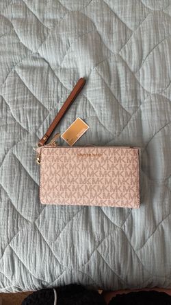 Michael Kors Wristlet