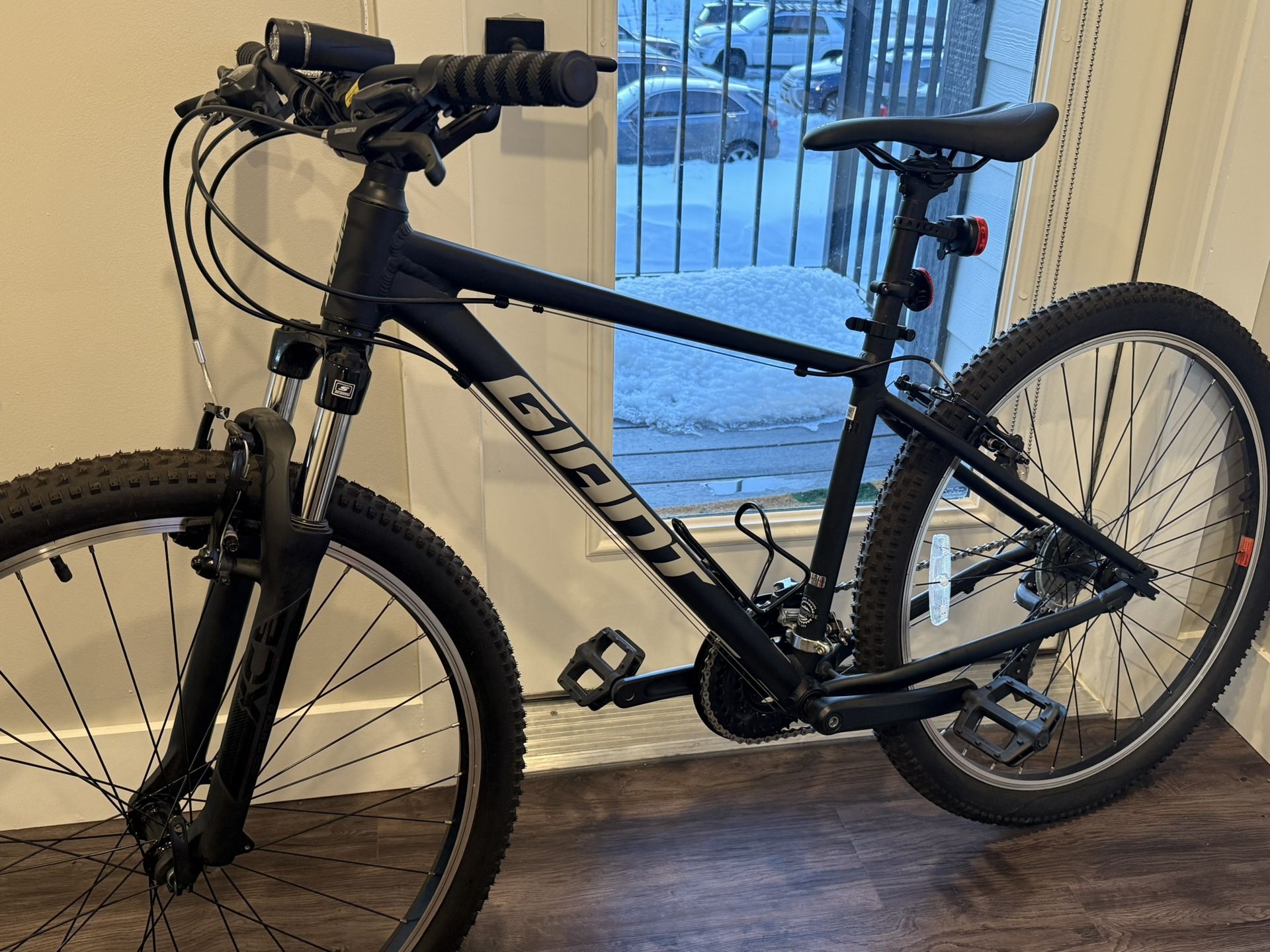 New giant 21 atx 27.5 black small
