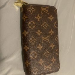 Louis Vuitton Wallet (double zipper) 
