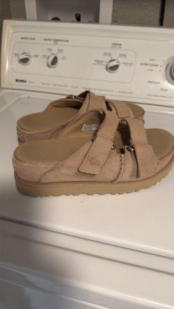 Platform UGG slides