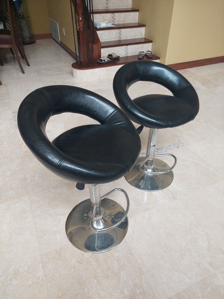 2 Bar Stools / Black Chairs / Clean Condition Faux Leather Modern Design Designer Chair Stool Set