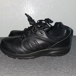 New Balance Women's 674 Leather Walking Shoes