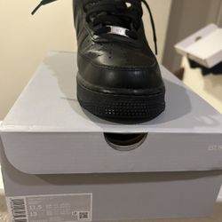 Men Black Nike Shoes 