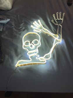 Cute Waving Skeleton Light