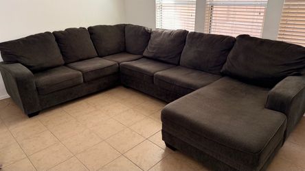 Large U-Shaped Sectional Sofa w/ Chaise – Great Condition
