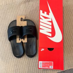 Nike victori one slide size 11 men’s
