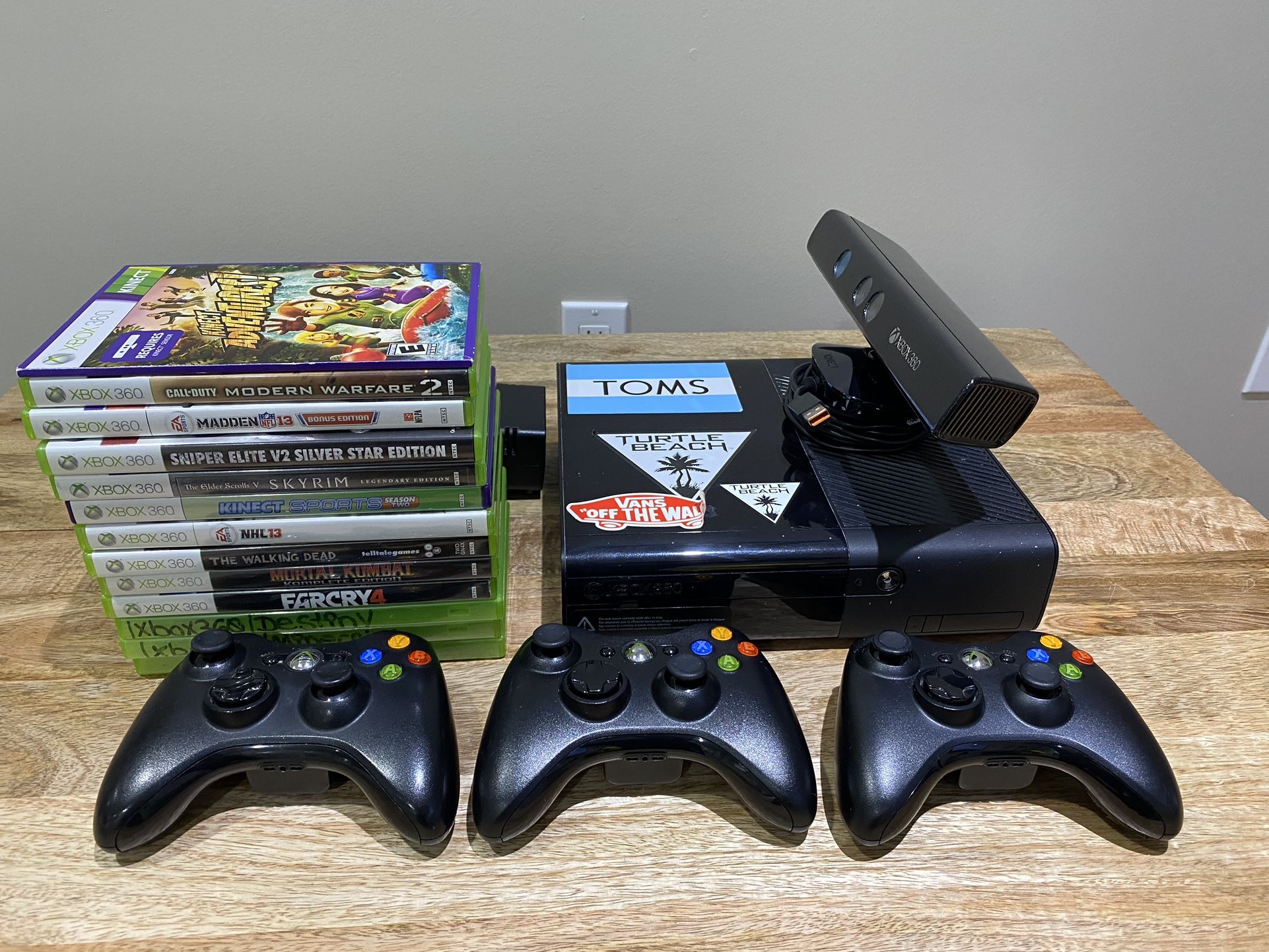 Xbox 360 Series E Lot w/ 3 Wireless Controllers, 13 Games, & Kinect - Tested