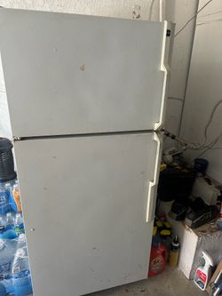 Hot Point White Top-Freezer Refrigerator FREE