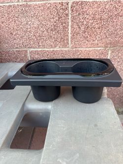 Nissan titan 2021-2024 front cup holder