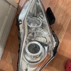 Infinity Sedan HID RIGHT SIDE HEADLIGHT 