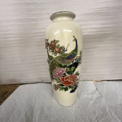 Beautiful Porcelain Glazed Vase