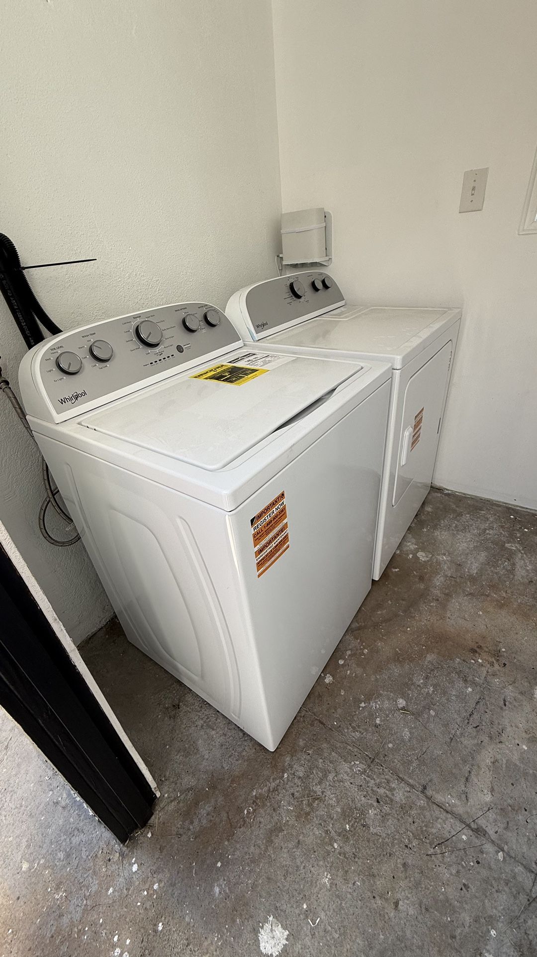 New Washer/dryer W/warranty