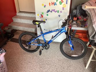 Mongoose BMX 6 Speed Inertia BMX bike, like new condition rode one season 20” tires, rear and front hand brakes, tires like new, no rust, ready for th