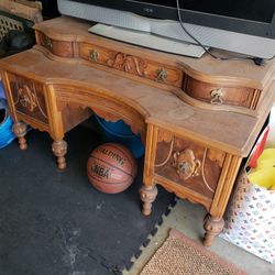 Classic Cabinet And TV 