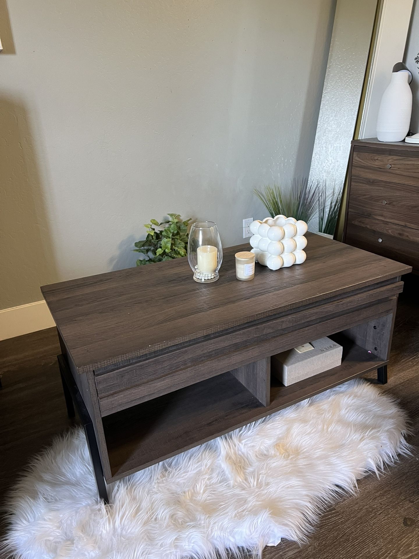 Coffee Table With Storage $60
