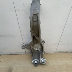 Tesla Model 3 Front Passenger Side Spindle Knuckle 2024 - 2025 - 2026 1344316-00-E USED OEM