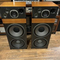 Vintage Stereo Speakers 