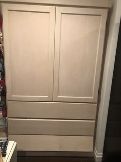 Armoir Bleach Oak 