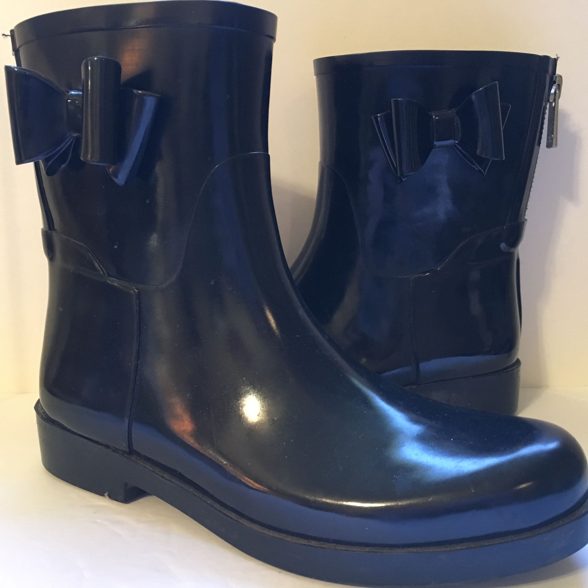 Jessica Simpson Black Rubber Ankle Rain Garden Boots Back Zip SZ 9M Women