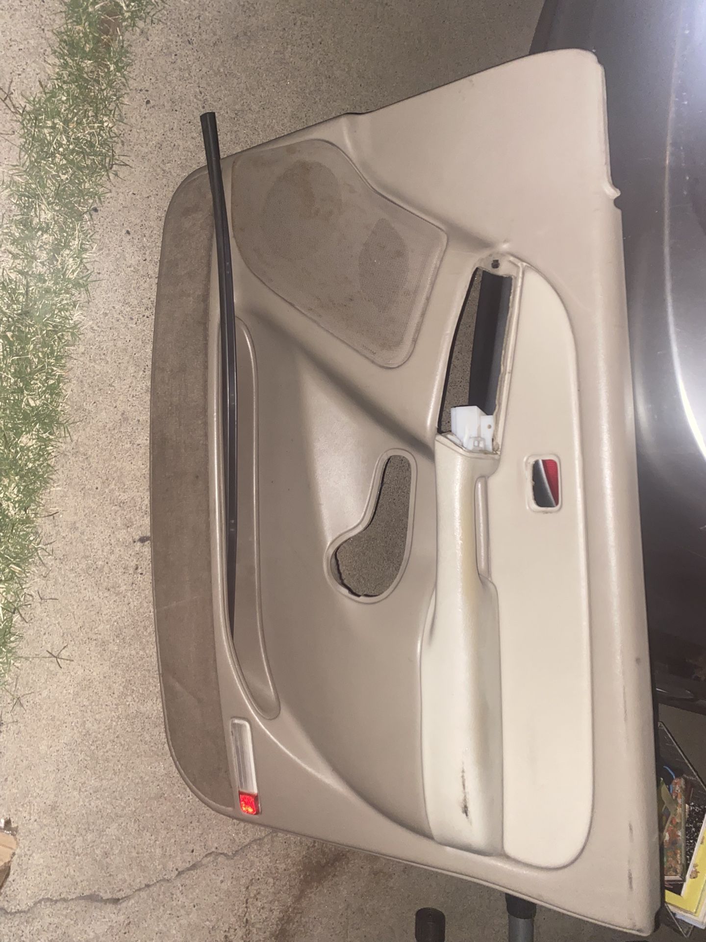2000-2006 Chevy/GMC Passenger Door Panel
