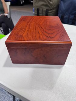 Cedar lined humidor box