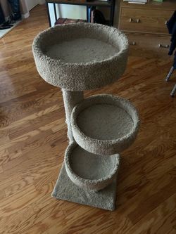 CAT SCRATCHING TREE - THREE SHELVES