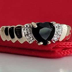 ⛔️RESERVED⛔️10k Size 5.75 Precious Solid Yellow Gold Heart-Shaped Onyx and Genuine Diamonds Ring!/ Anillo De Oro con Onyx y Diamantes!👌🎁